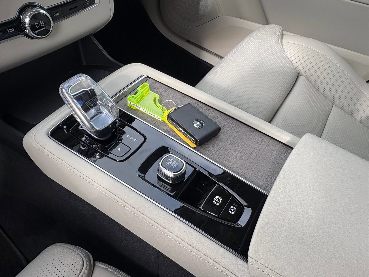 New 2026 Volvo XC90 B6 Ultra w/ Protection Package image 13