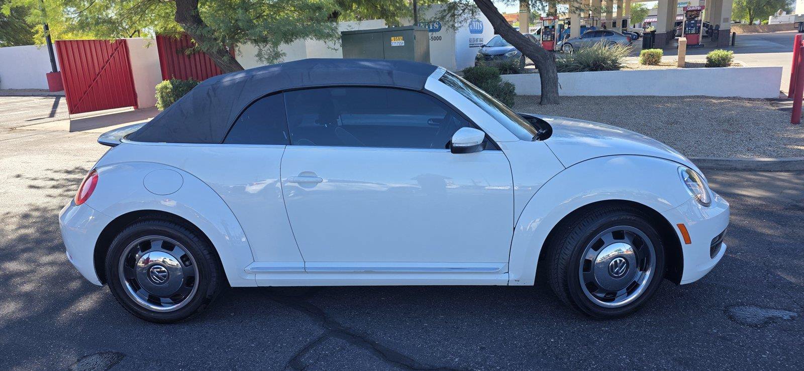 Used 2016 Volkswagen Beetle 1.8T Denim FWD image 4
