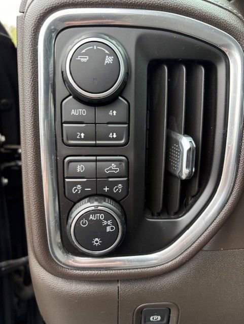 Used 2019 Chevrolet Silverado 1500 LT Trail Boss image 11