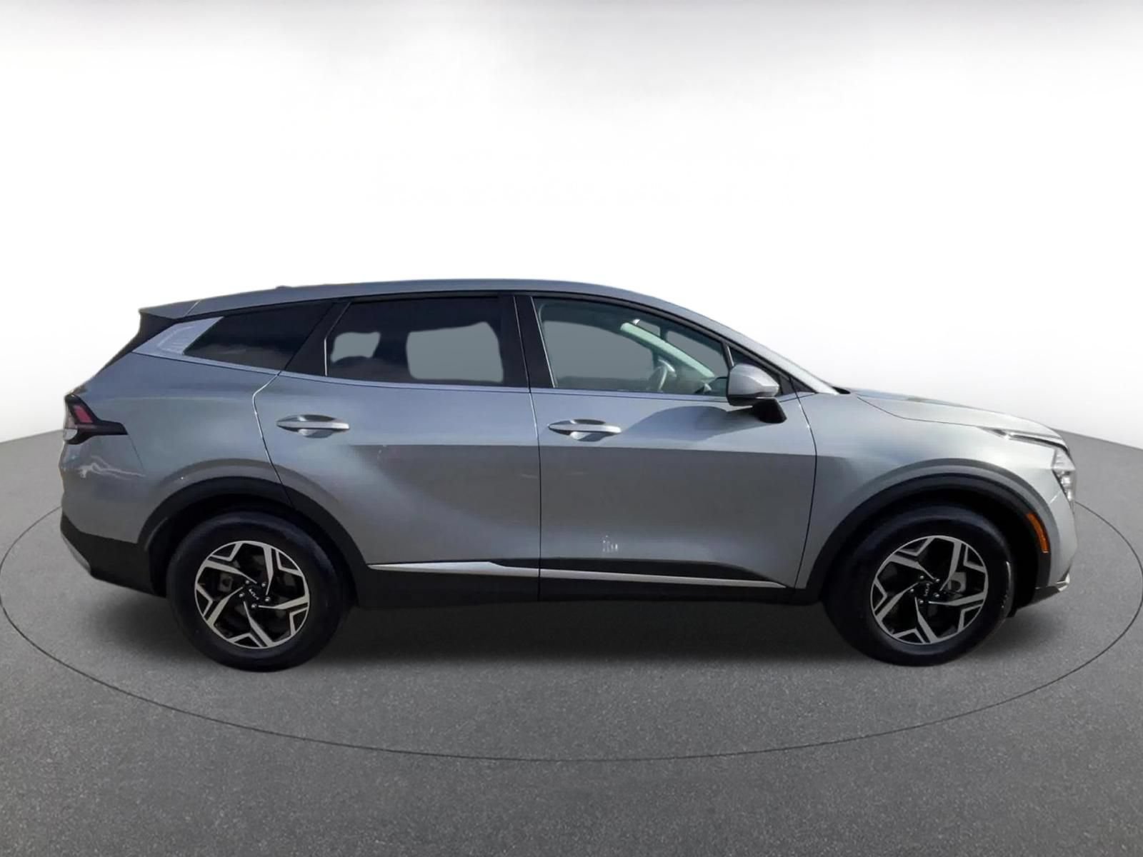 Used 2025 Kia Sportage LX FWD image 15