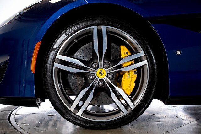 Used 2019 Ferrari Portofino image 17