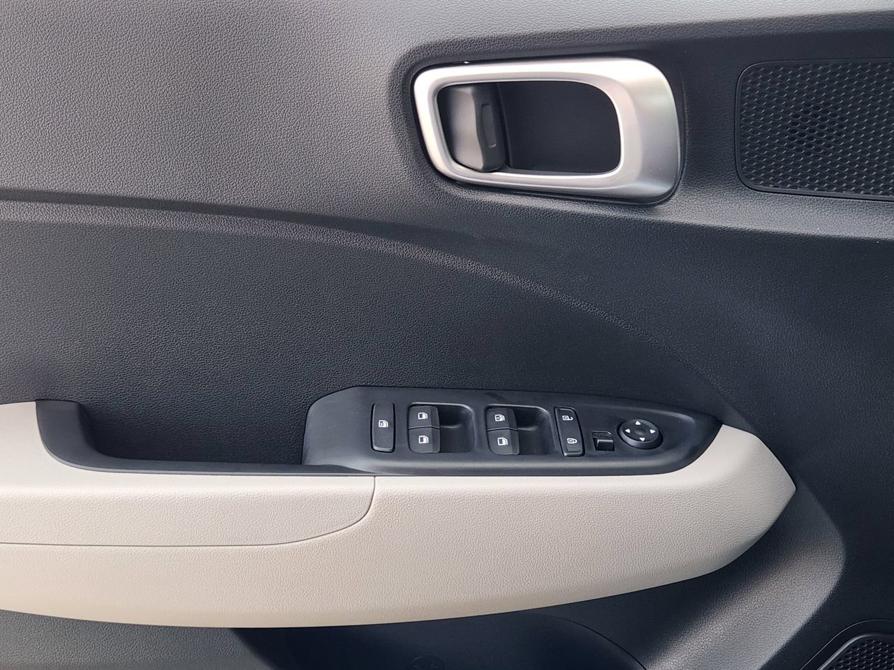New 2026 Hyundai Venue SEL FWD image 22