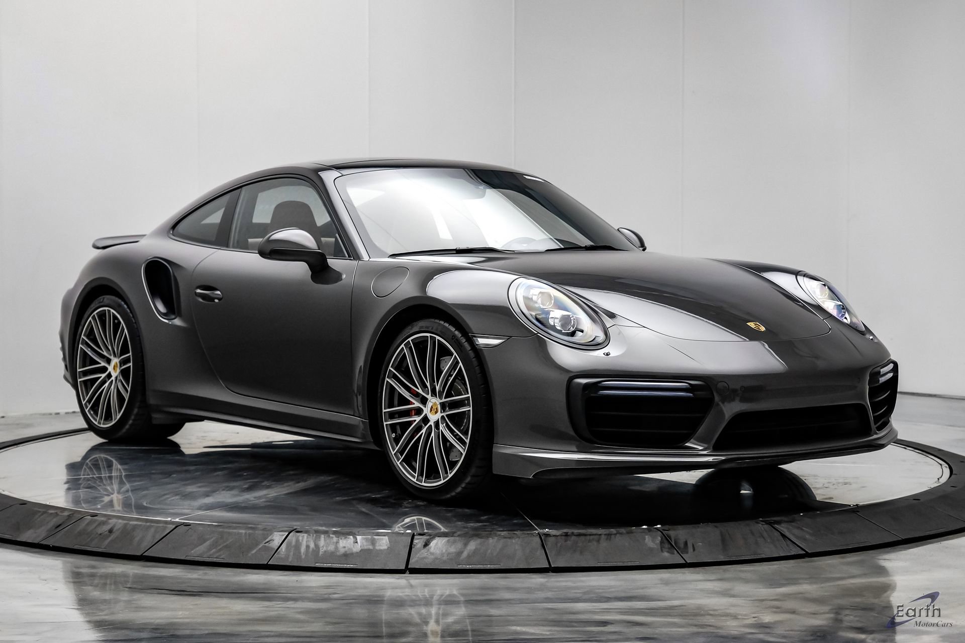 Used 2017 Porsche 911 Turbo image 21