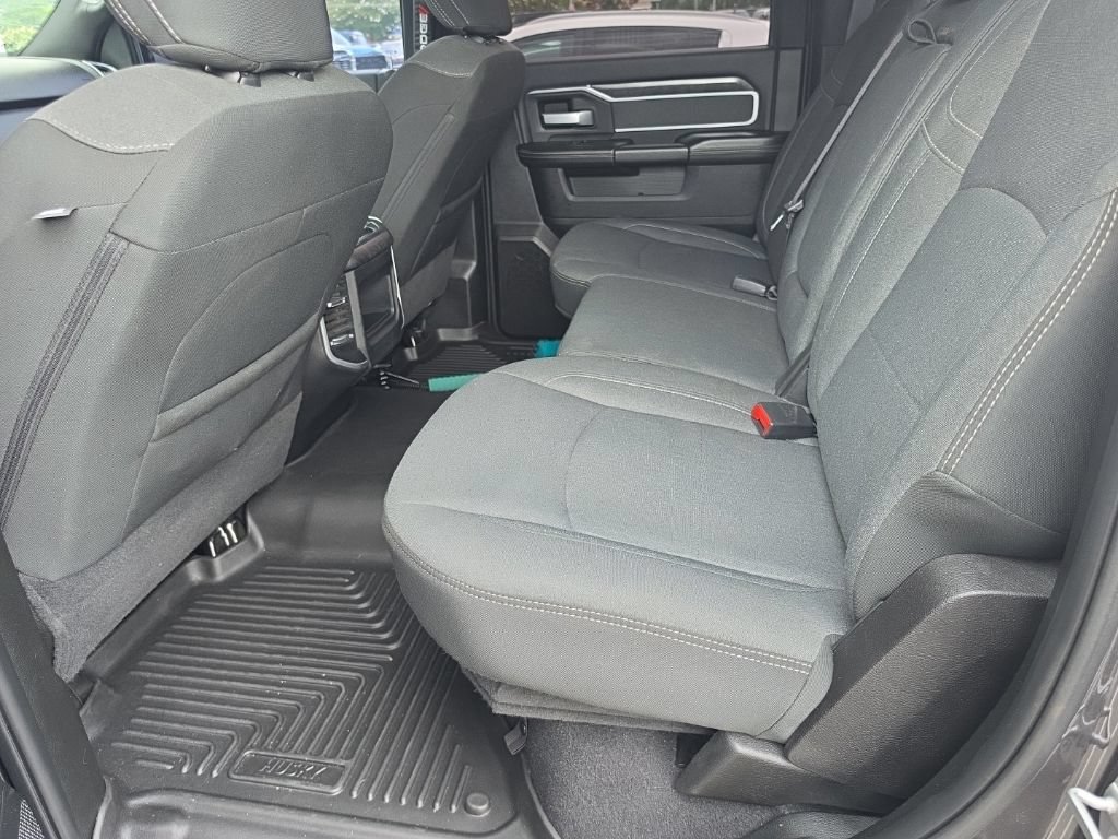 Used 2021 RAM 3500 Big Horn w/ Night Edition AWD/4WD image 8