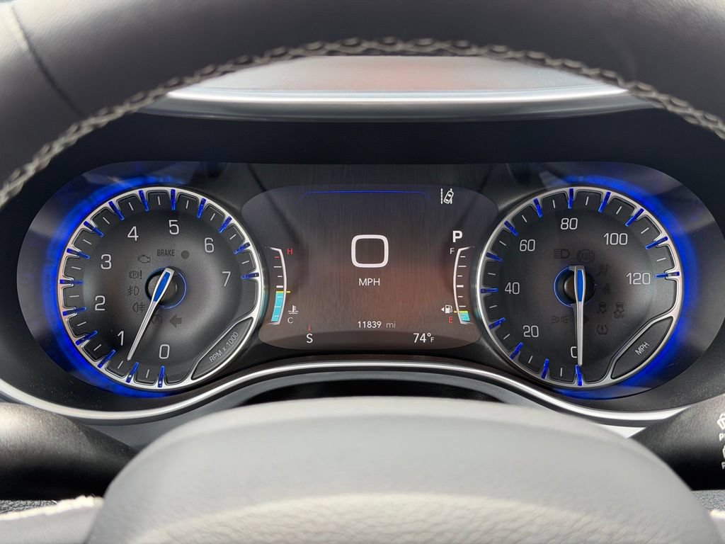 Used 2025 Chrysler Pacifica Limited w/ Uconnect Theater Family Group AWD/4WD image 10