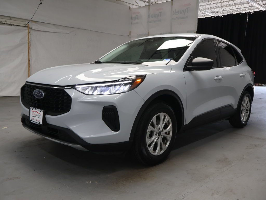 Used 2026 Ford Escape Active w/ Tech Pack #1 FWD image 3