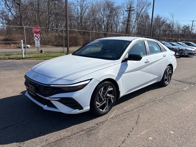 Certified 2025 Hyundai Elantra Sport image 3
