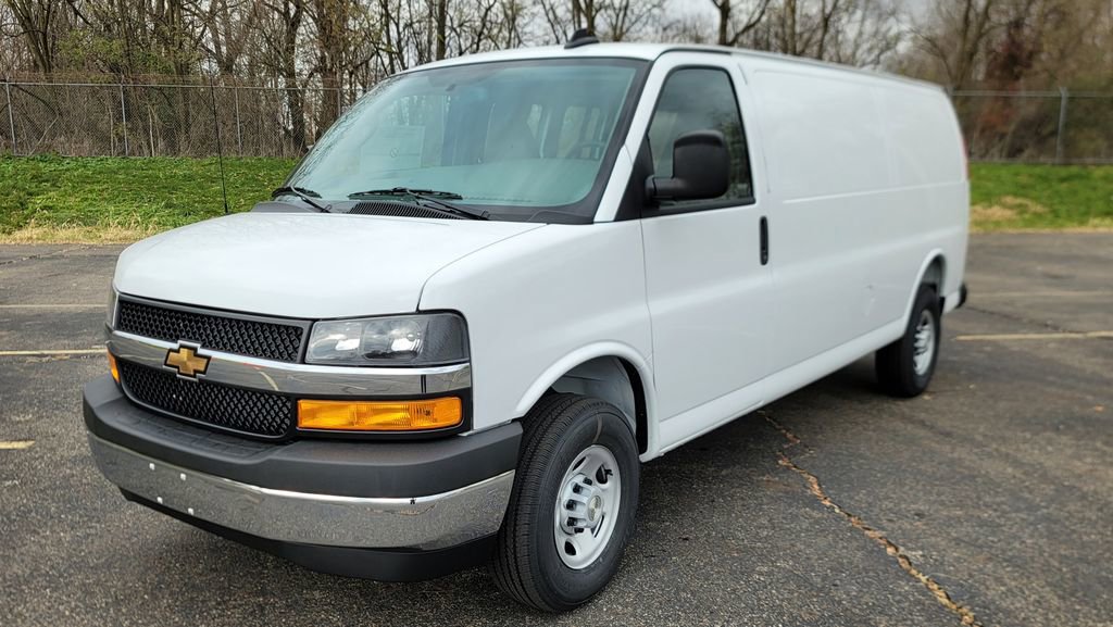 New 2025 Chevrolet Express 2500 Extended image 3