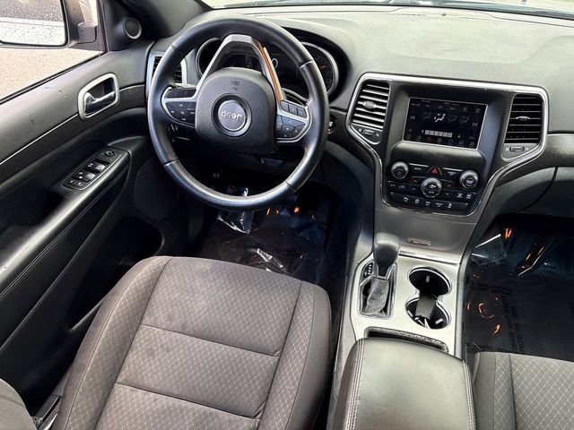 Used 2018 Jeep Grand Cherokee Laredo image 18