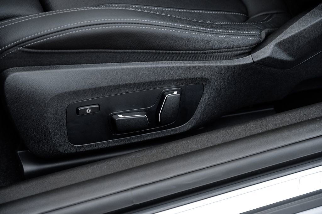 Used 2025 BMW M240i Coupe w/ Premium Package image 32