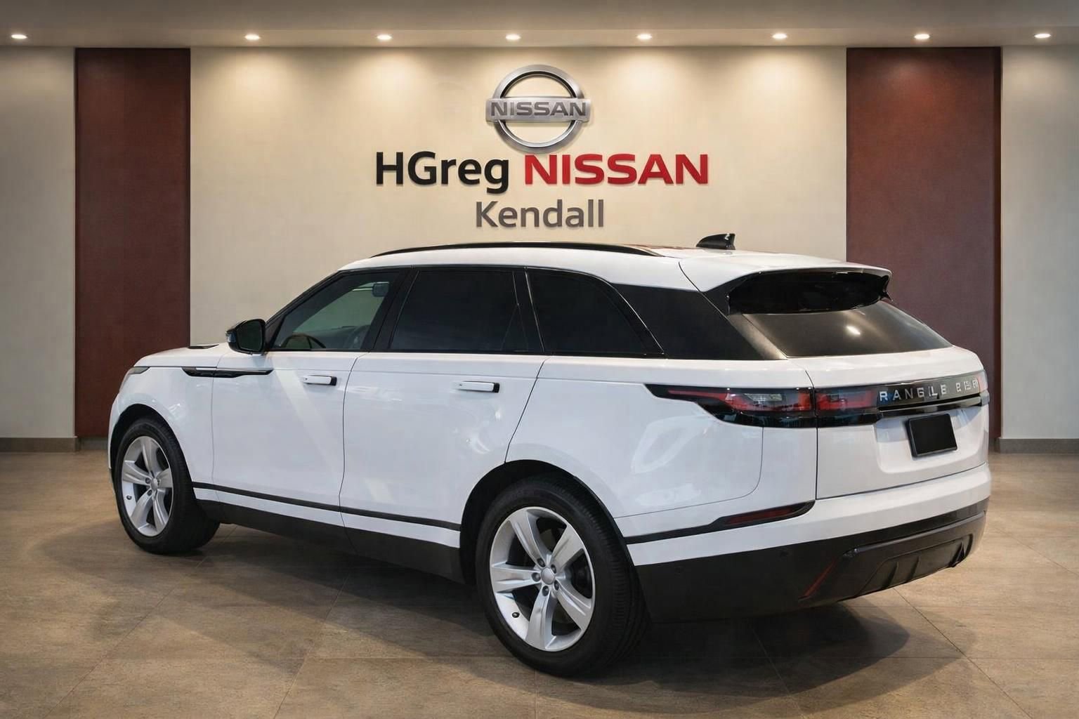 Used 2019 Land Rover Range Rover Velar S image 4