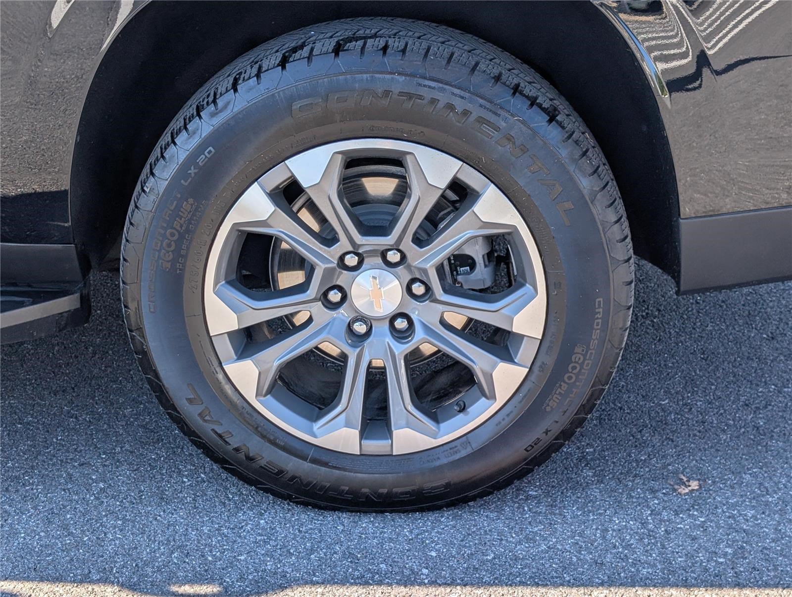 Used 2025 Chevrolet Suburban LS w/ LPO, Dark Essentials Package RWD image 9