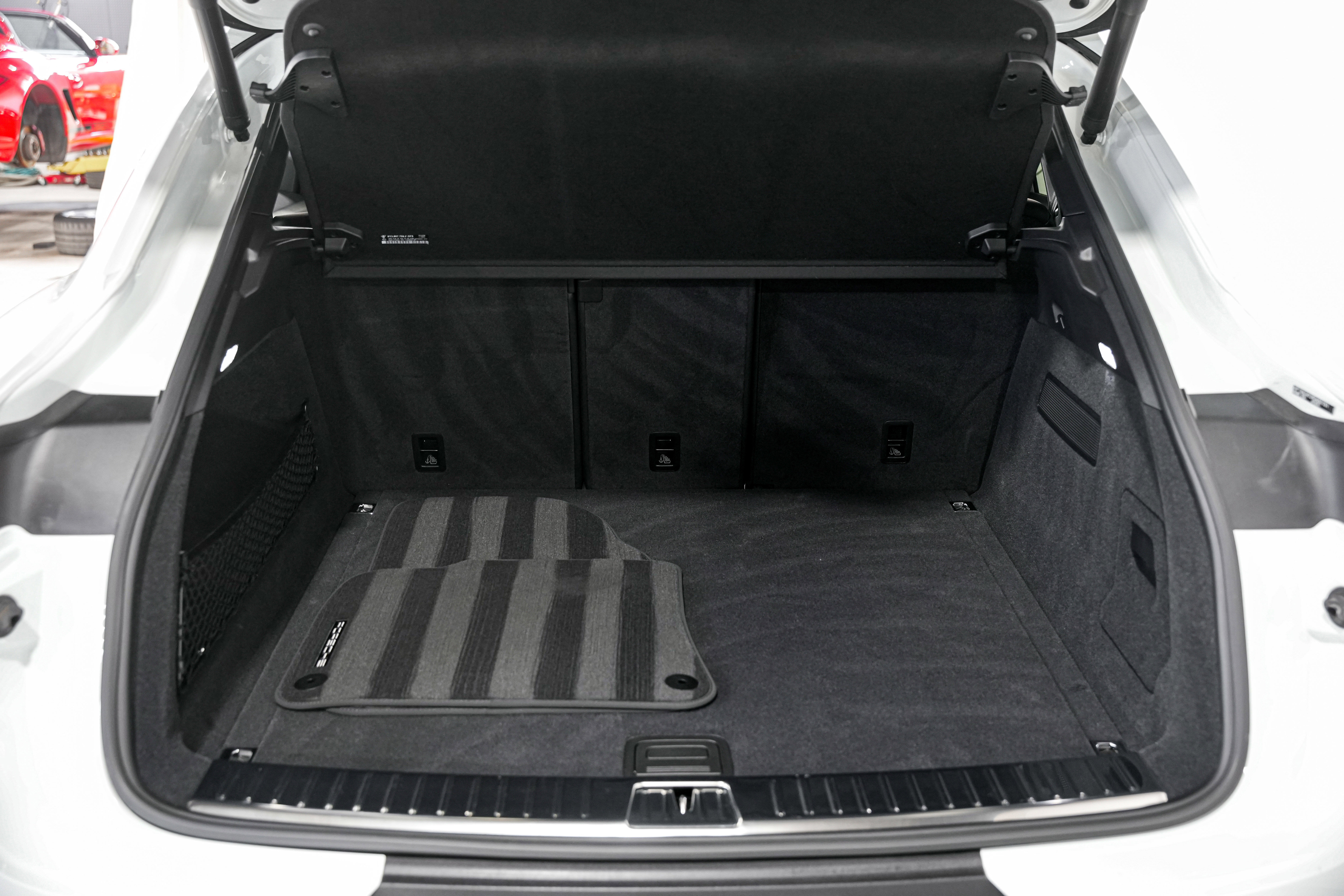 Used 2024 Porsche Cayenne Coupe w/ Premium Package Plus image 50