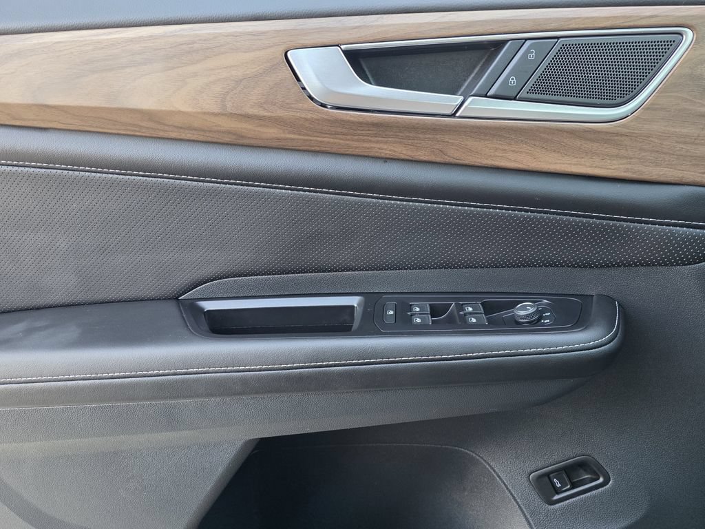 New 2026 Volkswagen Atlas SE FWD image 17