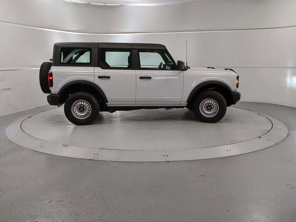 New 2025 Ford Bronco 4-Door image 2