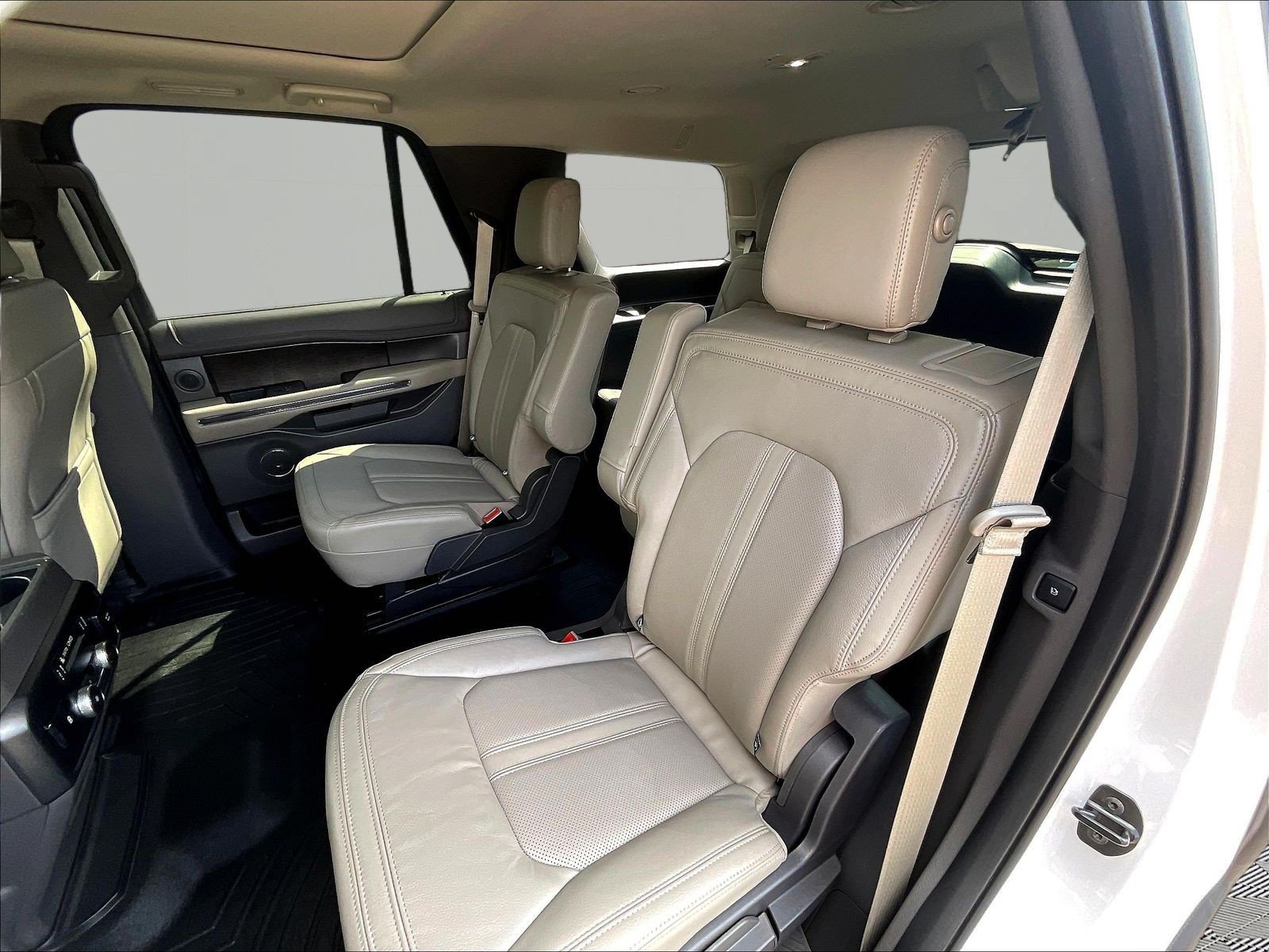 Used 2019 Ford Expedition Limited w/ Equipment Group 302A AWD/4WD image 22