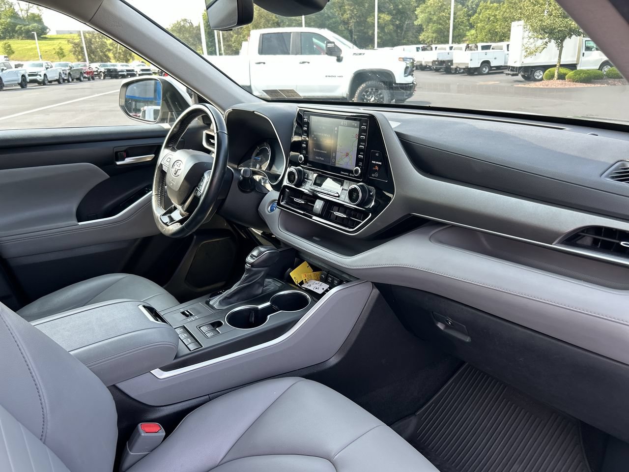 Used 2021 Toyota Highlander XLE w/ Protection Package #3 (TMS) AWD/4WD image 16