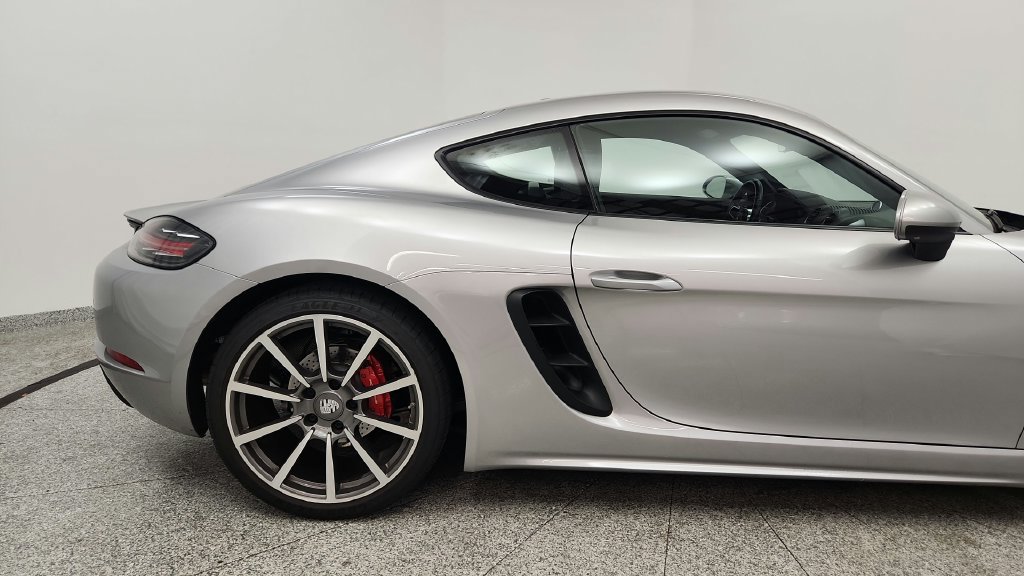 Used 2019 Porsche 718 Cayman S RWD image 14