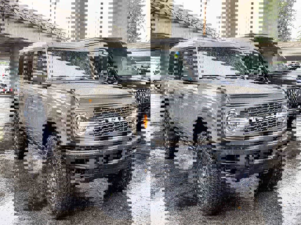 New 2025 Ford Bronco Badlands image 3