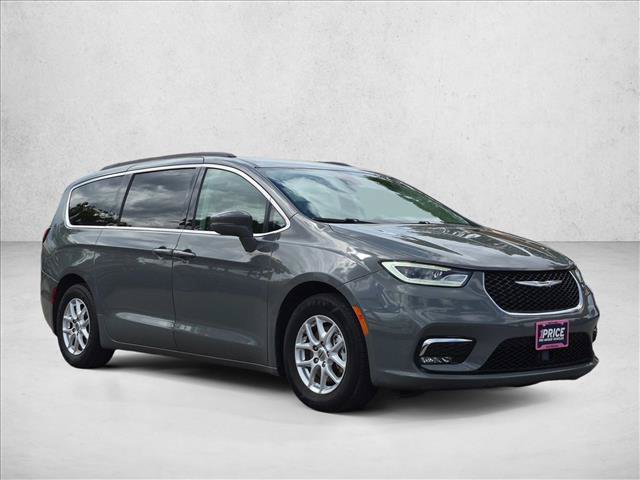 Used 2022 Chrysler Pacifica Touring-L FWD image 3