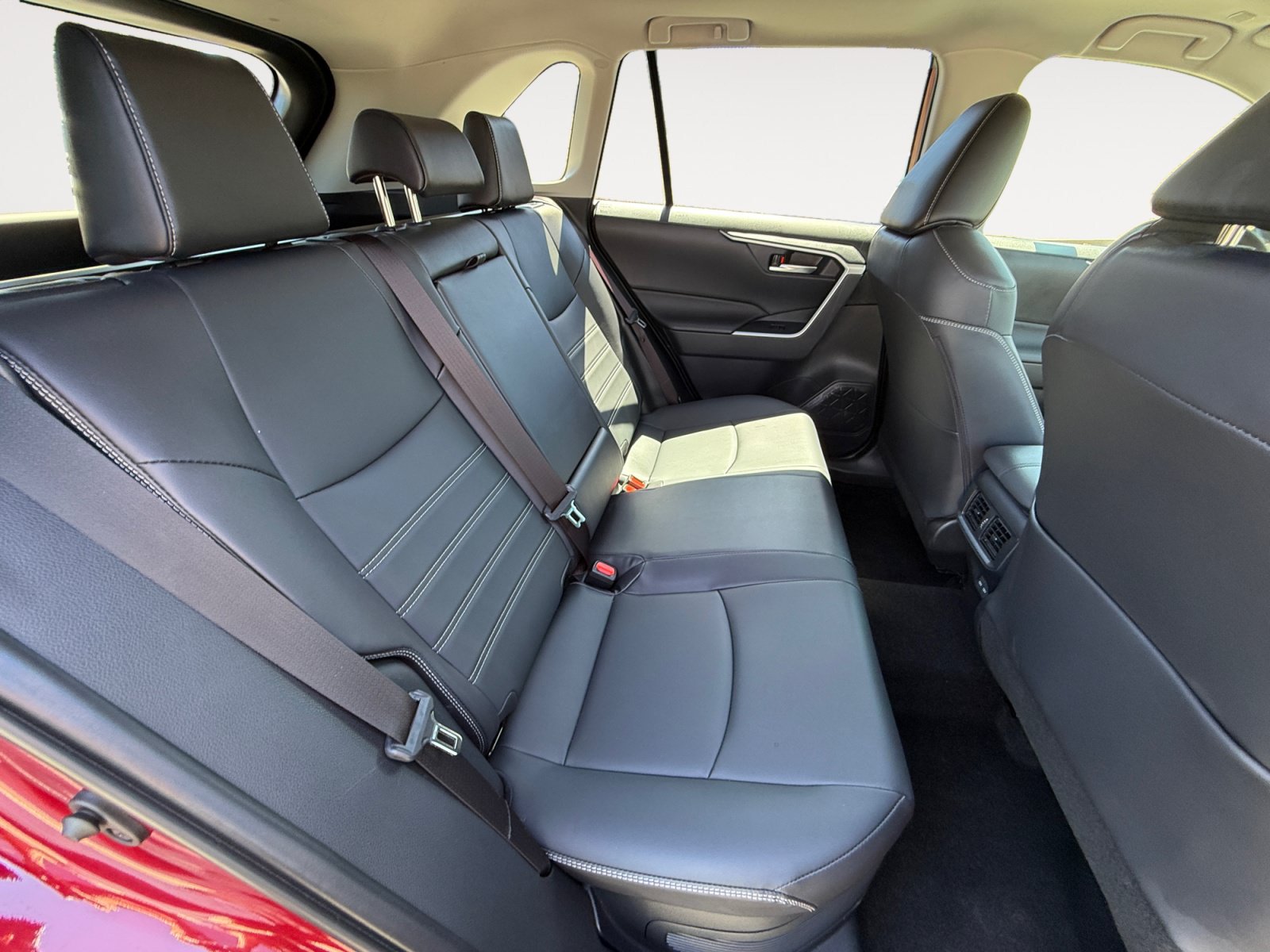 Used 2025 Toyota RAV4 XLE Premium w/ Weather Package AWD/4WD image 18