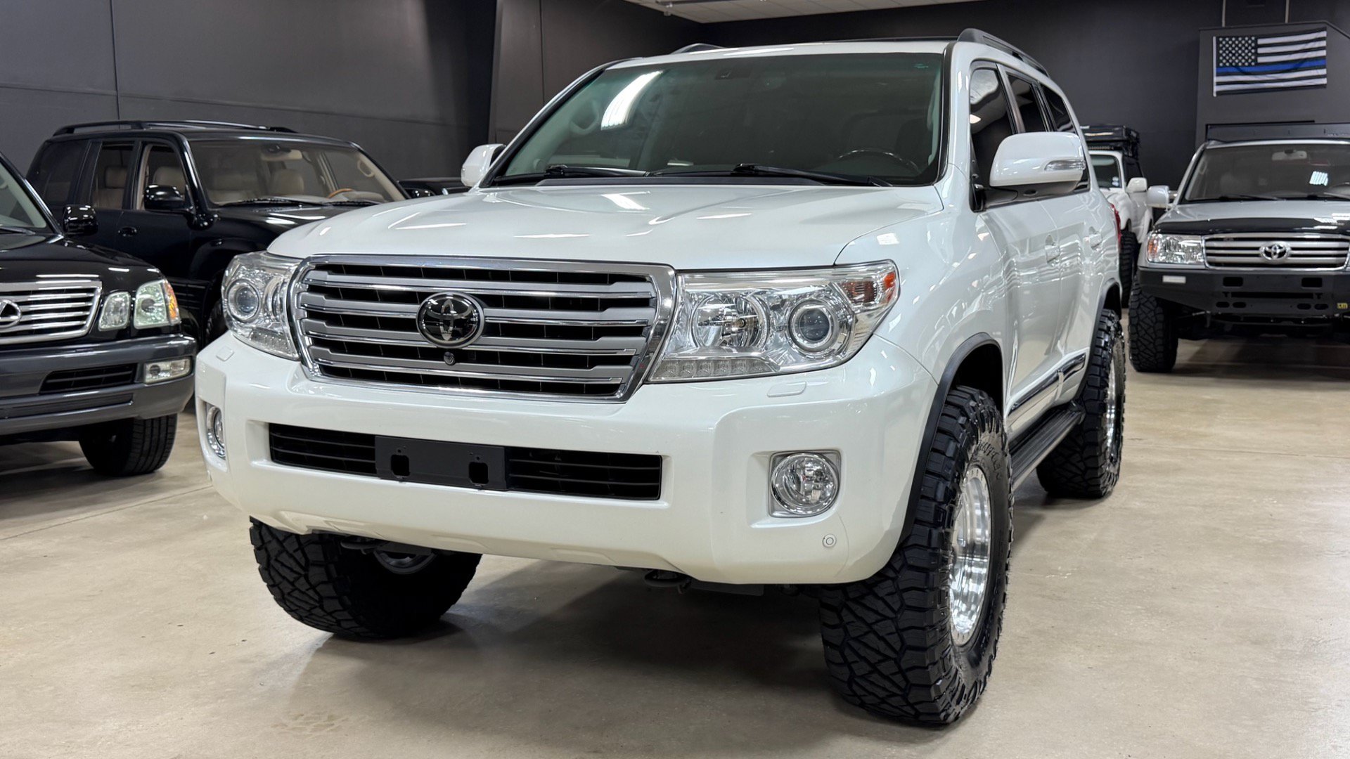 Used 2014 Toyota Land Cruiser AWD/4WD image 6
