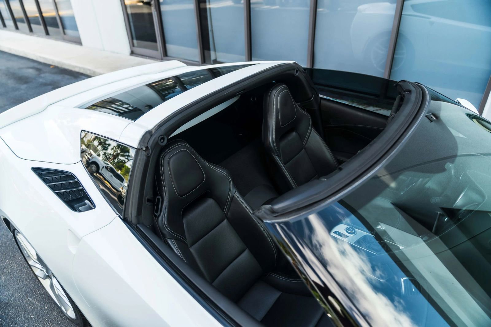 Used 2019 Chevrolet Corvette Stingray Coupe w/ 1LT image 43