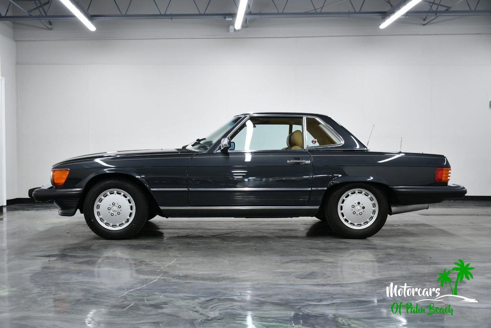 Used 1989 Mercedes-Benz 560 SL image 5
