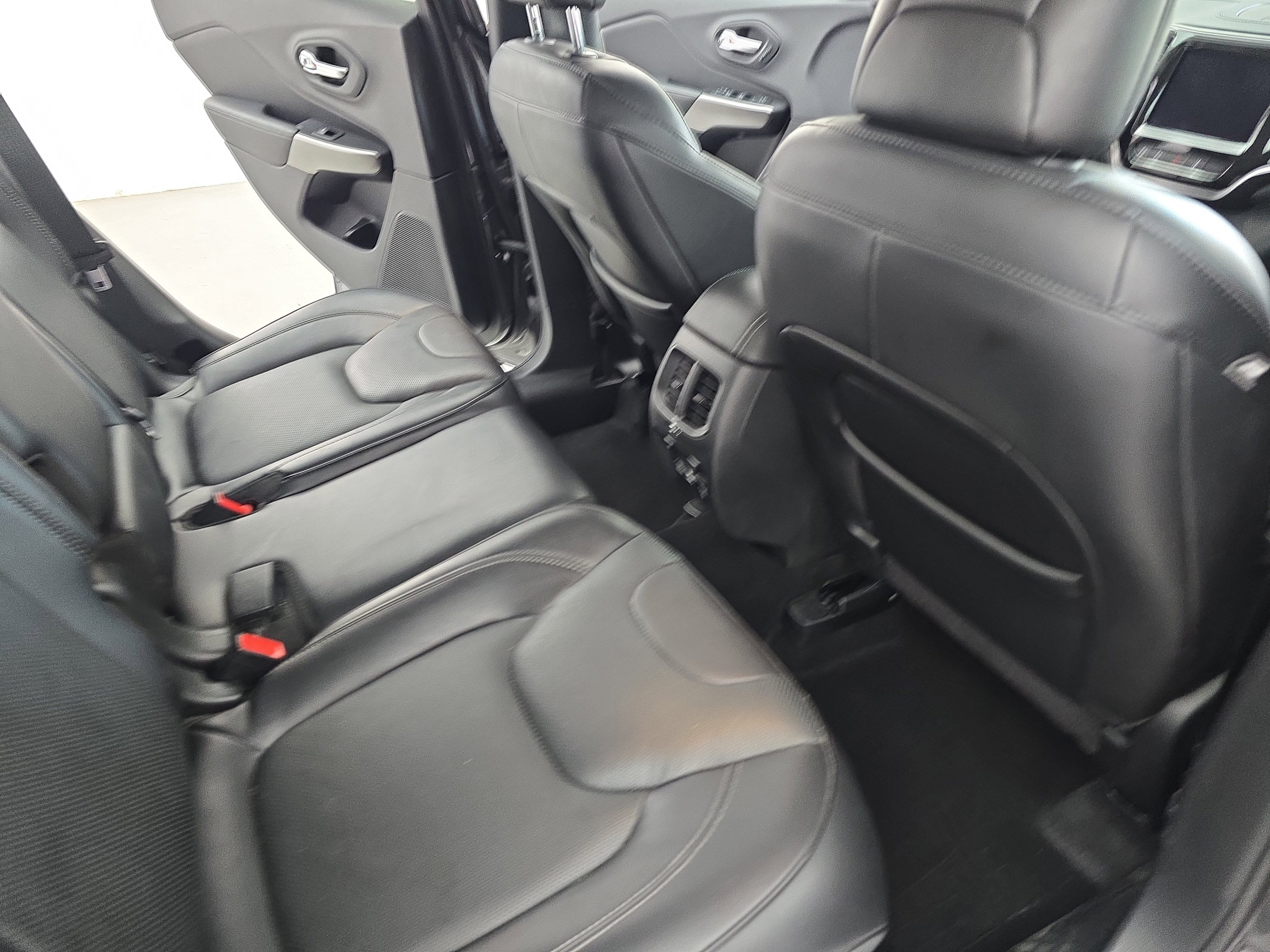 Used 2021 Jeep Cherokee Limited w/ Elite Package image 11