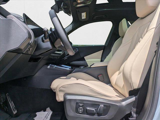 Used 2025 BMW X3 xDrive30i w/ M Sport Package image 4