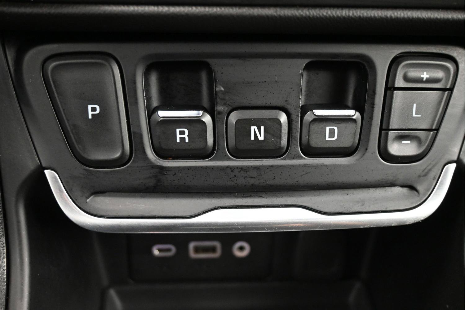 Used 2020 GMC Terrain SLE w/ Driver Convenience Package AWD/4WD image 17