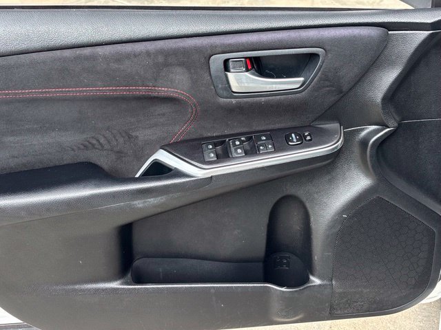 Used 2016 Toyota Camry XSE w/ Moonroof Package FWD image 15