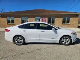 Used 2018 Ford Fusion SE w/ Equipment Group 602A image 4