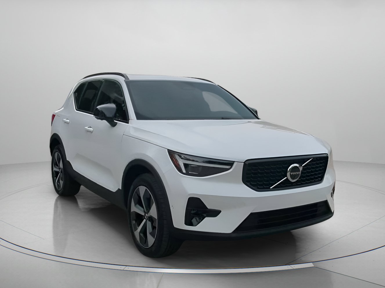 Used 2026 Volvo XC40 B5 Plus AWD/4WD image 4