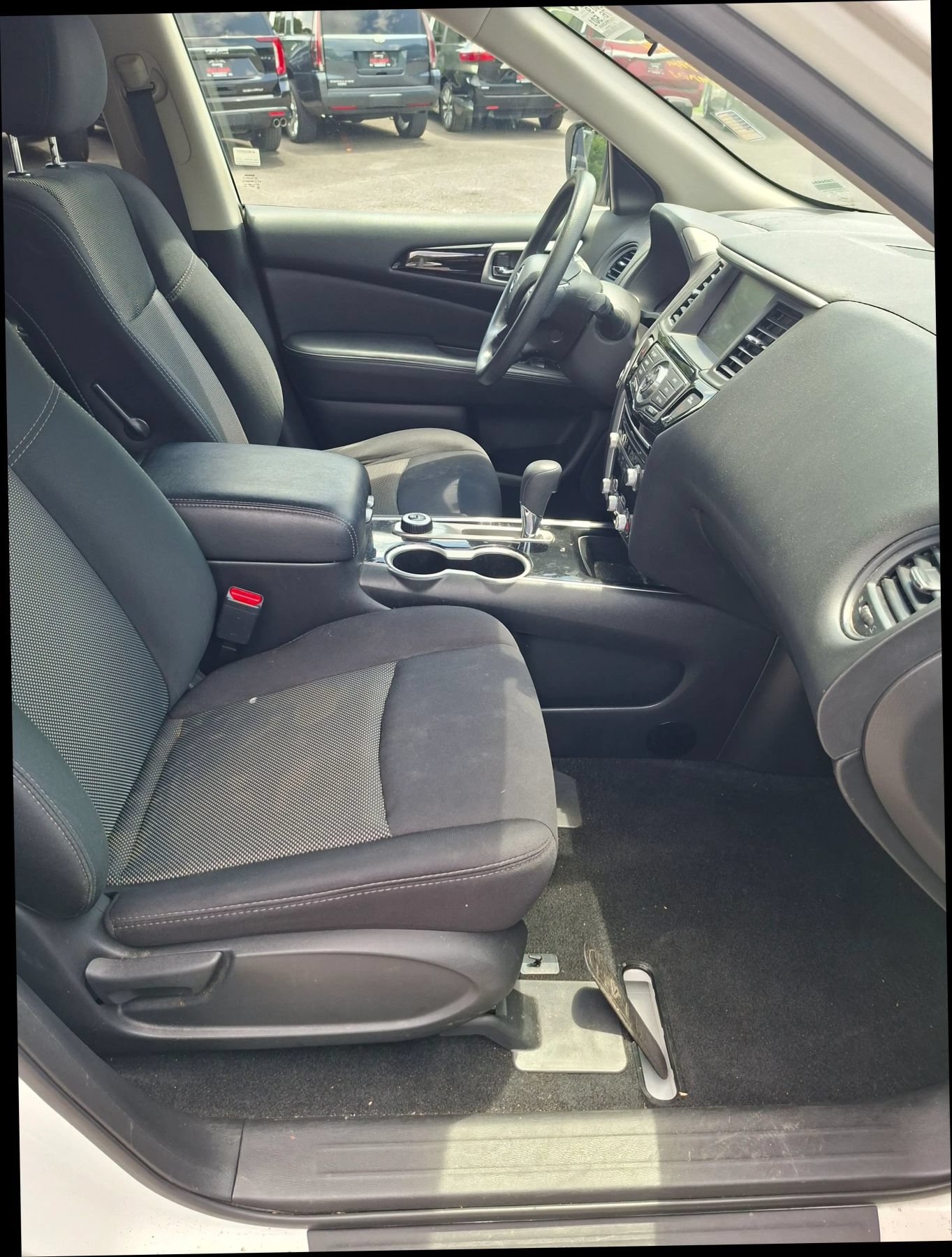 Used 2019 Nissan Pathfinder S AWD/4WD image 11