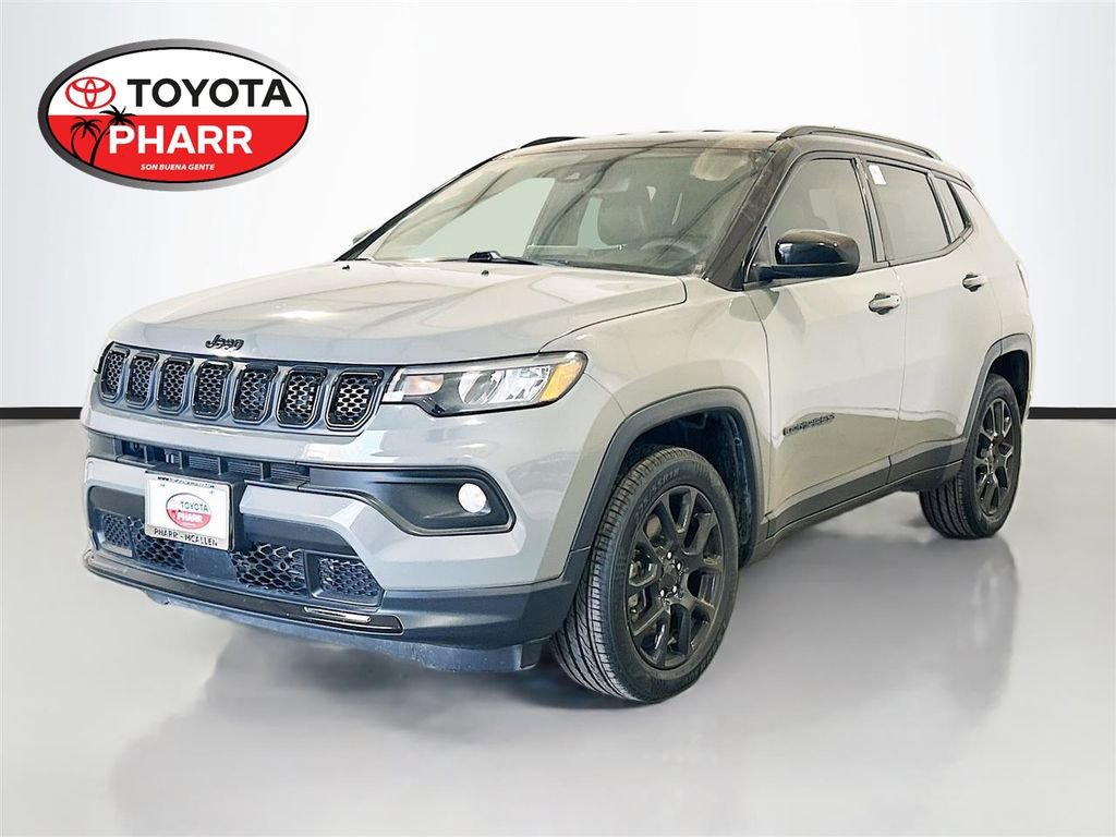 Used 2023 Jeep Compass Altitude image 1