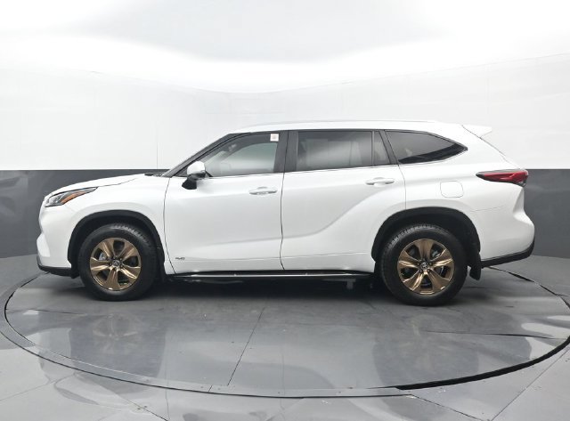 Used 2023 Toyota Highlander Bronze Edition AWD/4WD image 24