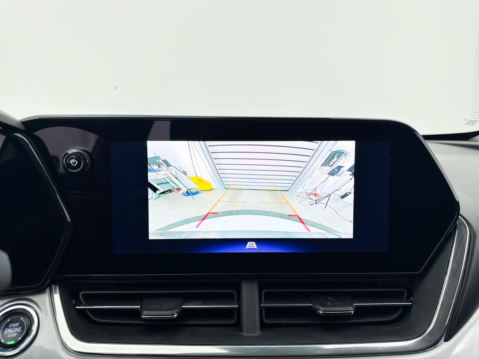 Used 2024 Chevrolet Trax LT w/ Driver Confidence Package FWD image 8