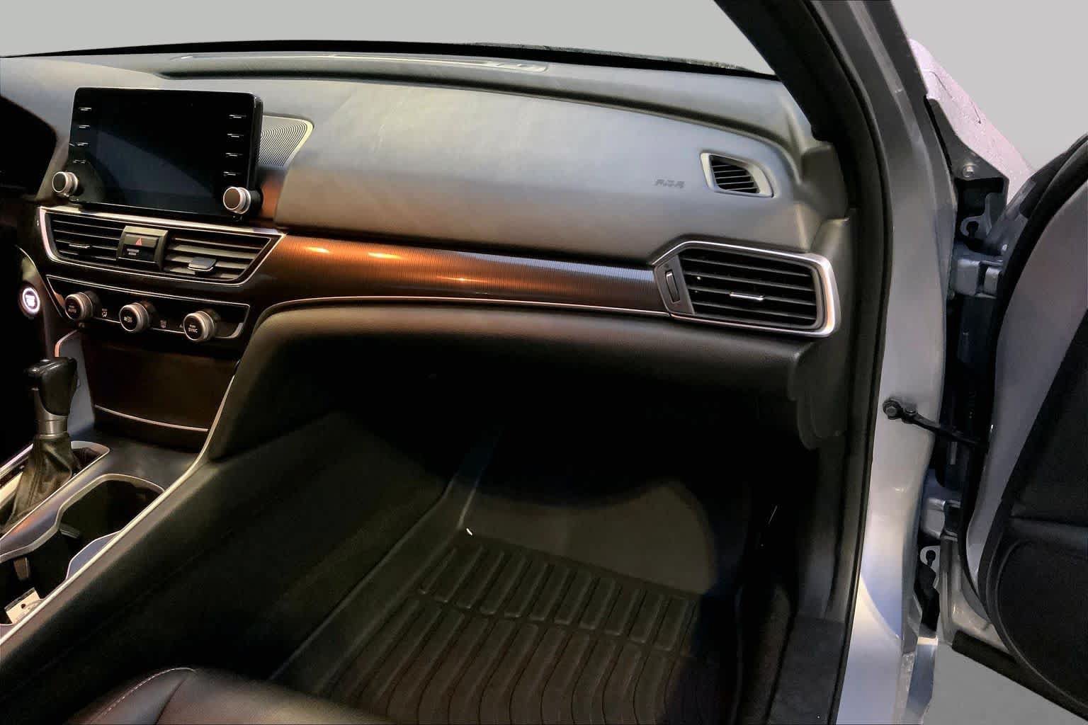 Used 2018 Honda Accord Sport image 18