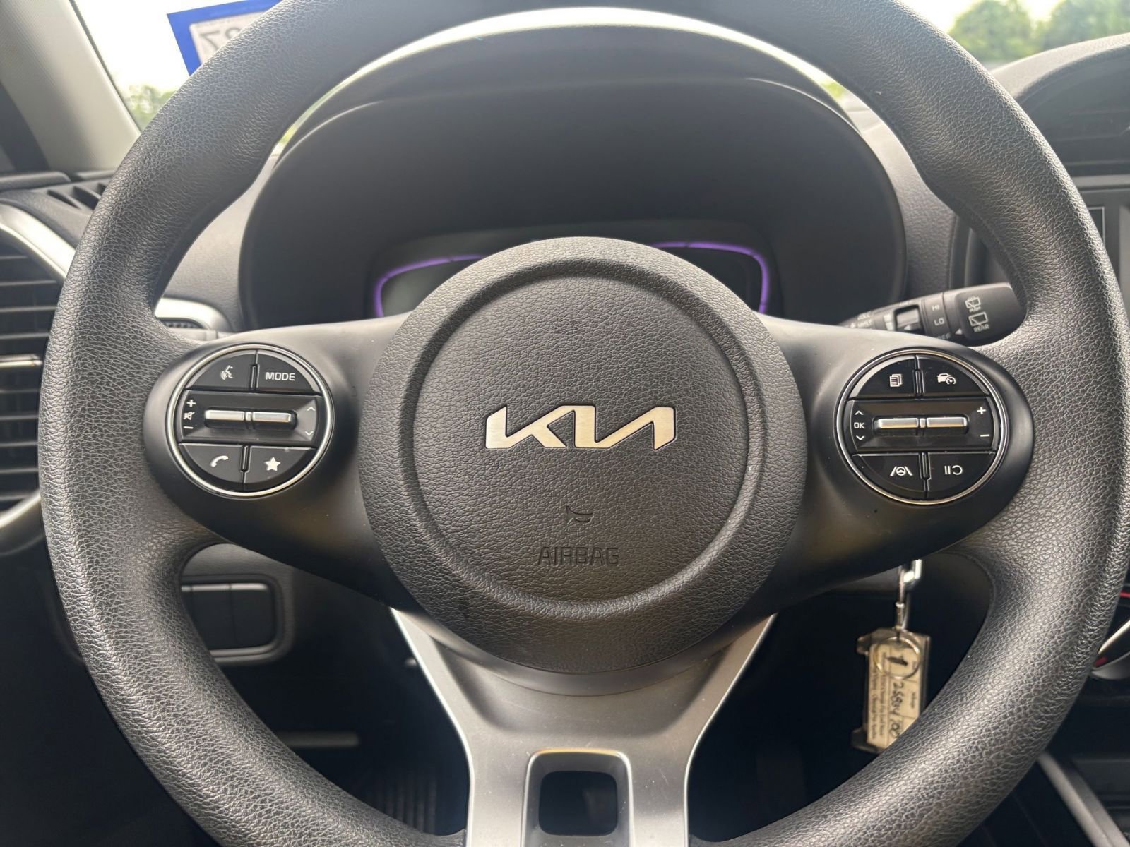 Used 2025 Kia Soul LX w/ LX Technology Package FWD image 25