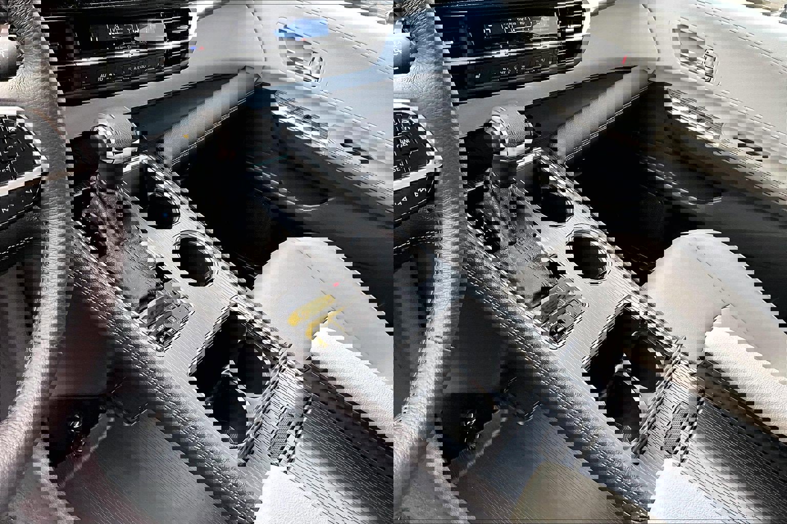 Used 2025 Toyota Sienna XLE w/ XLE Plus Package image 16