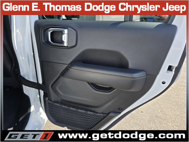 Certified 2025 Jeep Wrangler Sahara w/ Safety Group image 32