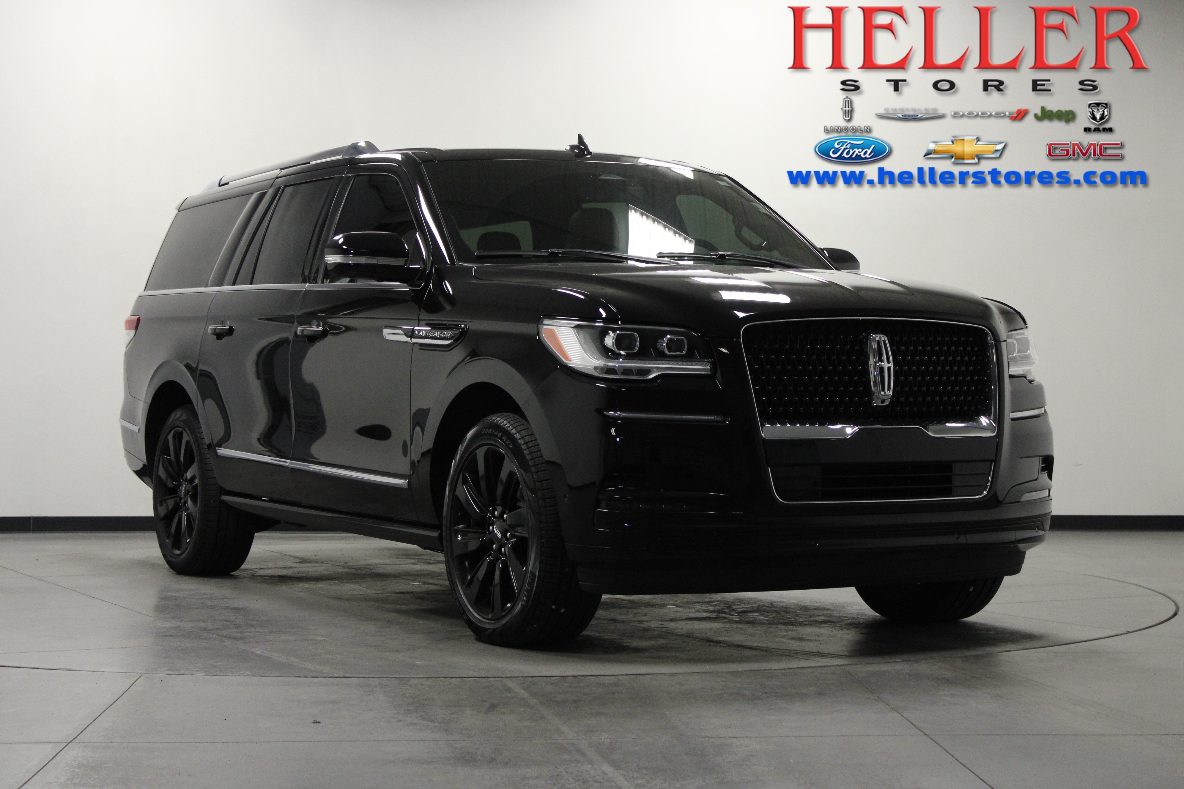 Used 2024 Lincoln Navigator L Reserve w/ Monochromatic Package