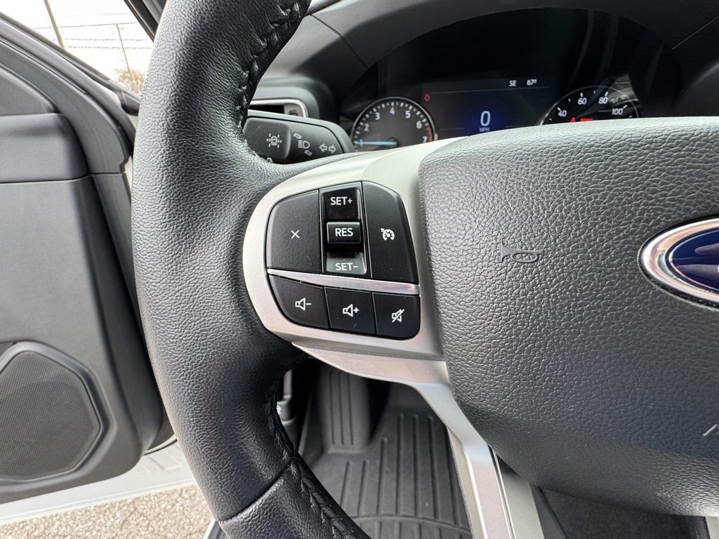 Used 2022 Ford Explorer XLT w/ Equipment Group 202A image 25