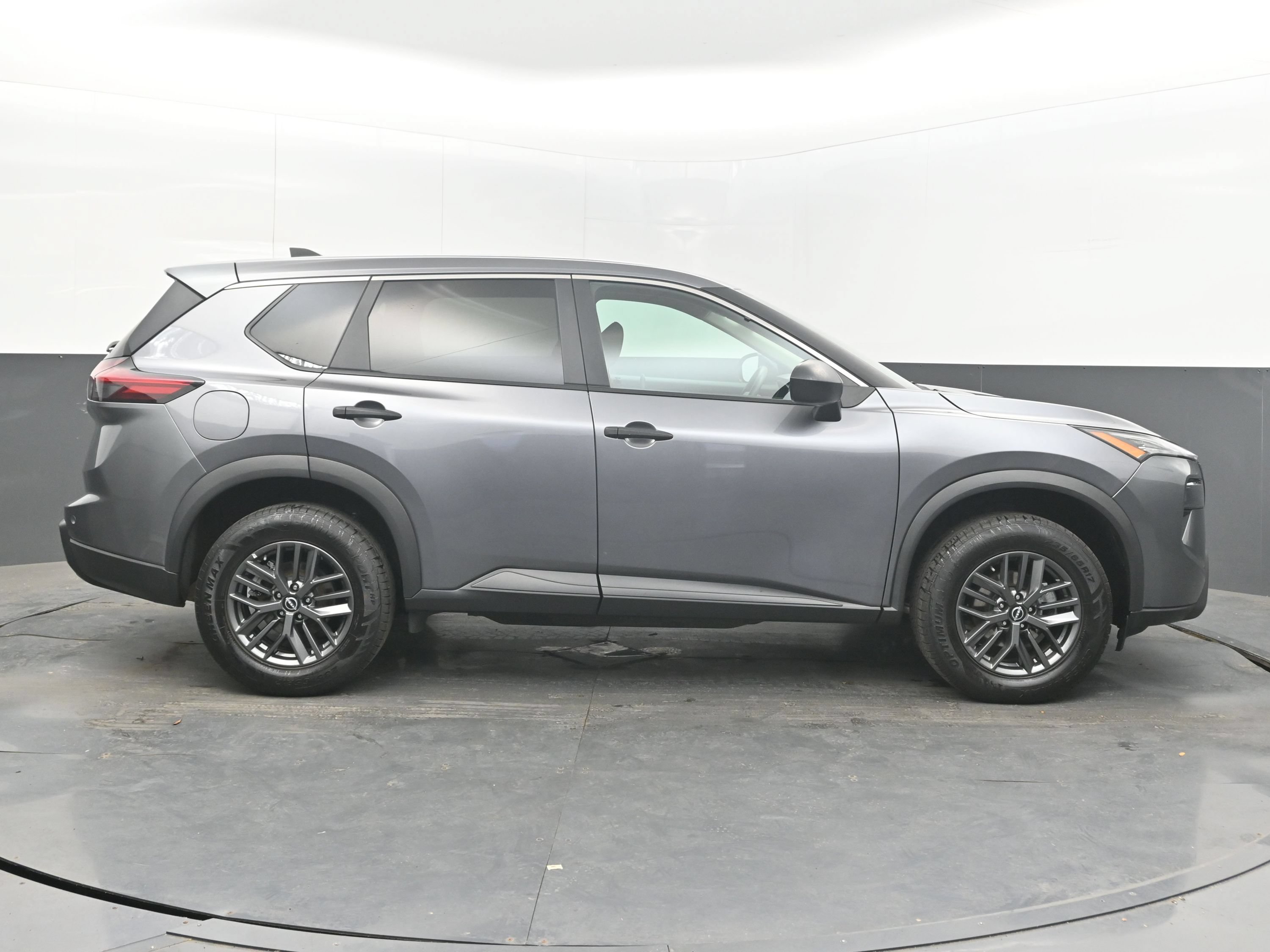 Certified 2024 Nissan Rogue S FWD image 8