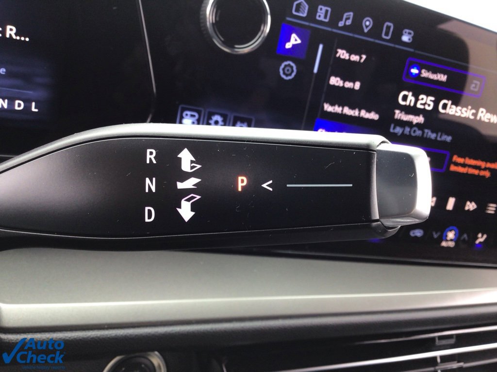 Used 2024 Chevrolet Traverse LS image 31