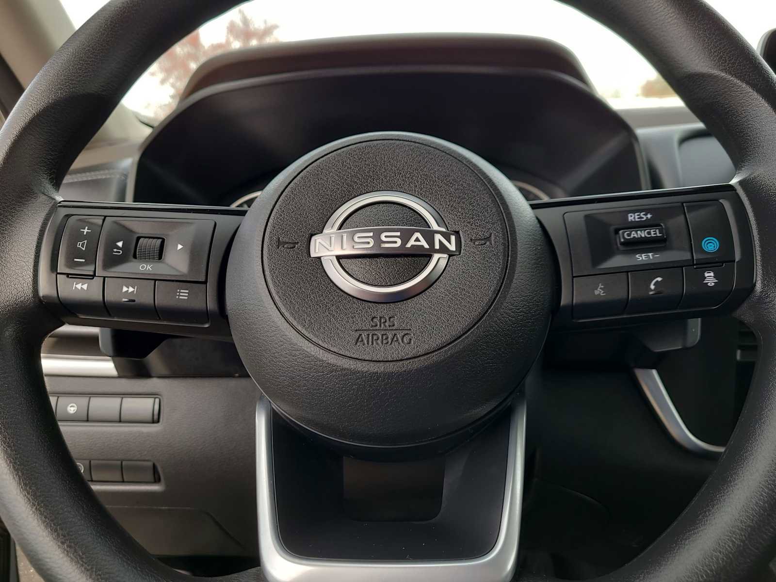 Used 2023 Nissan Rogue SV image 23