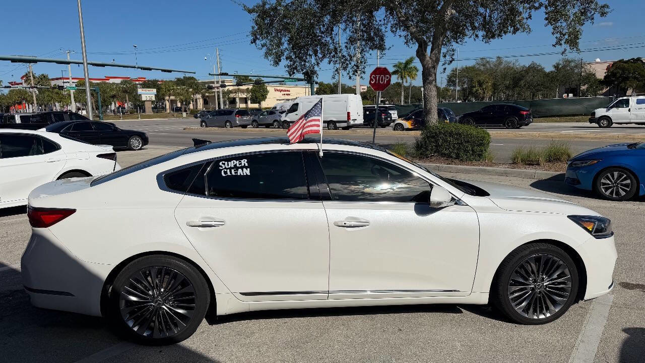 Used 2017 Kia Cadenza Limited image 4