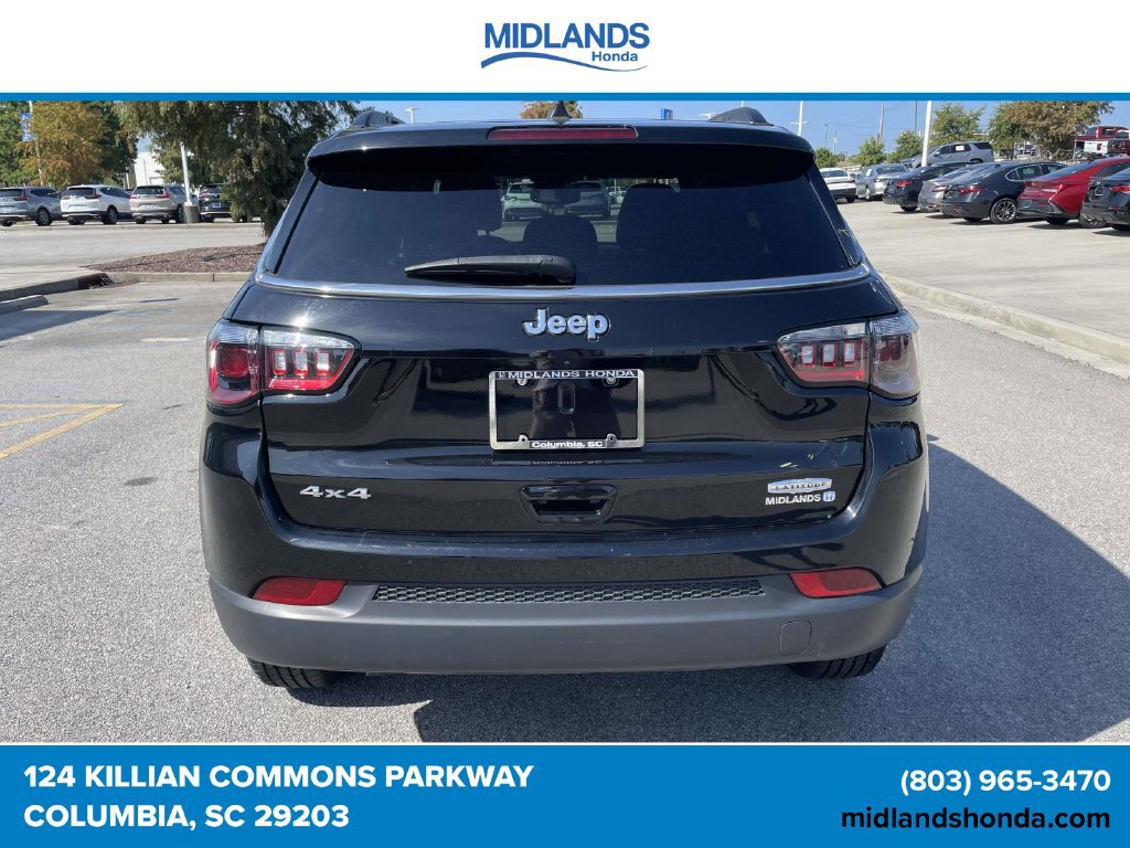 Used 2025 Jeep Compass Latitude w/ Sun & Sound Group AWD/4WD image 5