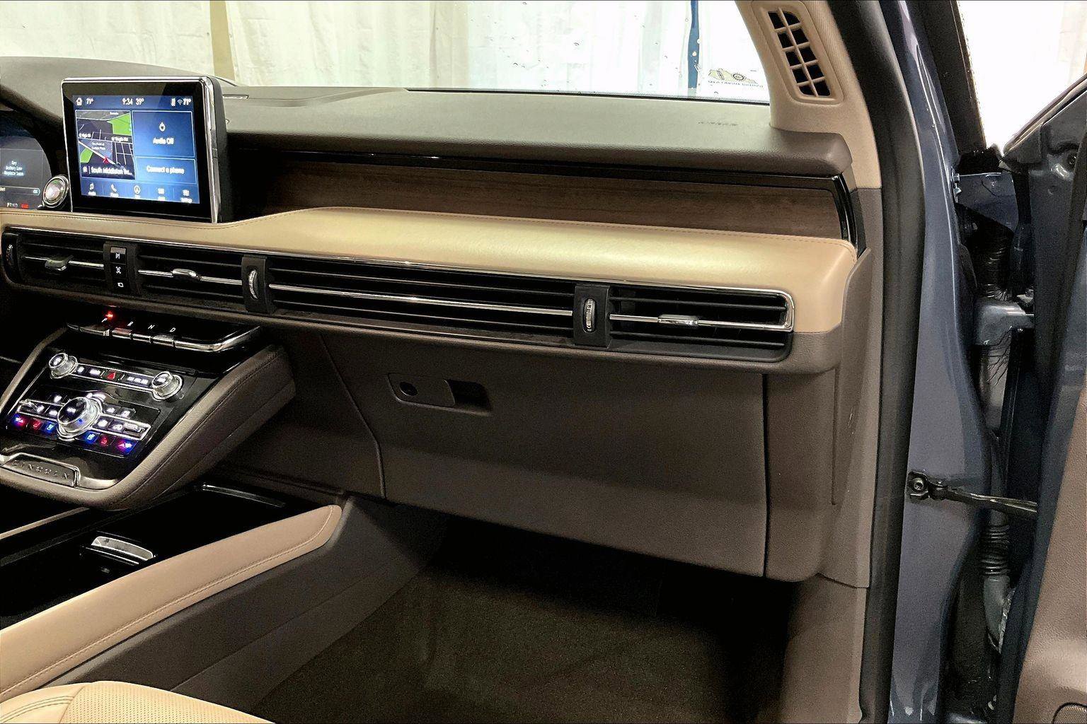 Used 2022 Lincoln Corsair Reserve w/ Equipment Group 201A image 15